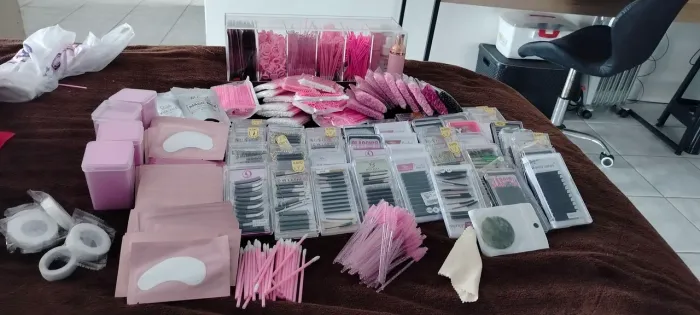 Material para extensão de cílios