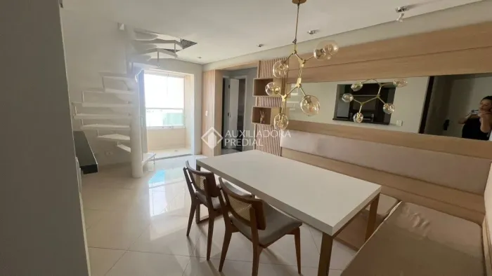 Cobertura à venda em Taboão com 157 m² e 2 dormitórios/quartos disponíveis.