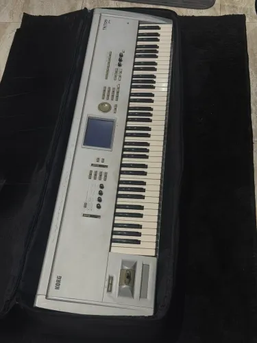 Teclado Korg Triton Pro