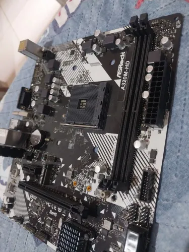 Placa mãe A320M-HD tem comversa