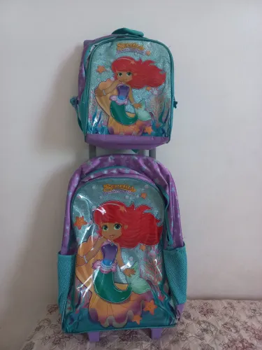 Mochila de rodinha com lancheira