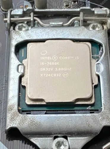 Placa mãe B150M PRO4S DDR4 4 Slots de memória Processador I5-7600K 3.80GHZ