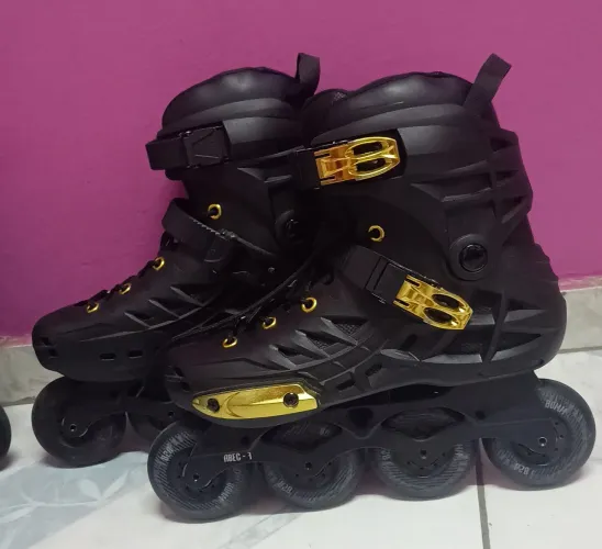 Patins Oxer Darkness Gold in Line Freestyle Abec 7 (número 42)