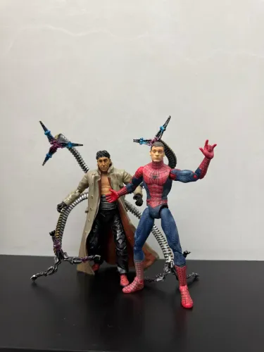 Toybiz Spiderman Wrestler + Doc Oc Marvel legends