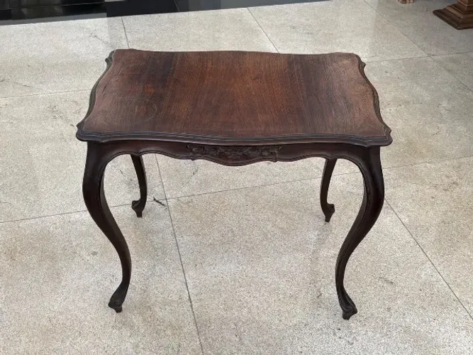 Mesa de Apoio Estilo Chippendale em Madeira de Lei Entalhada e Torneada