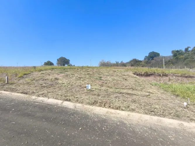 Terreno condomínio Belmonte