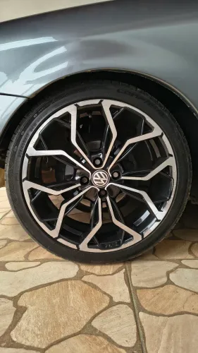 Rodas aro 17 com pneus novos! excelente estado 
