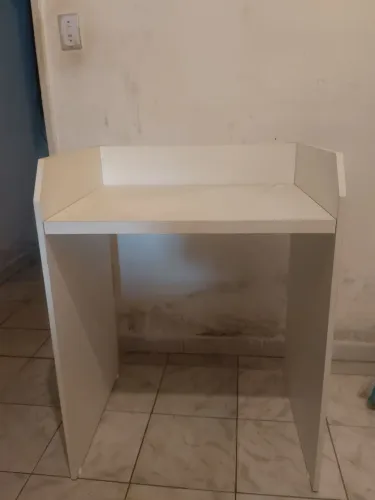 Mesa para computador e etc