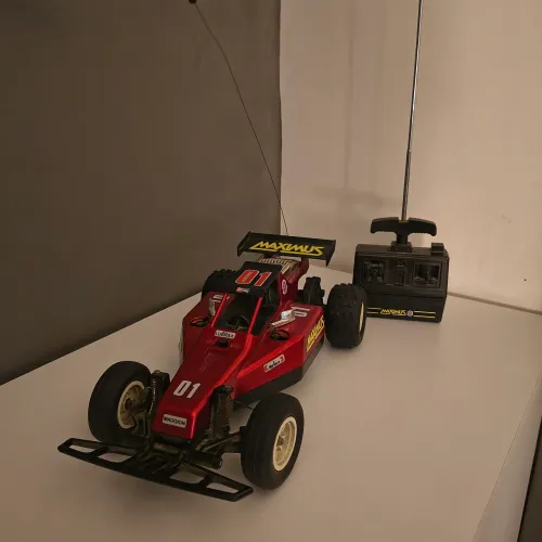 carro de controle remoto Maximus Estrela nos anos 80