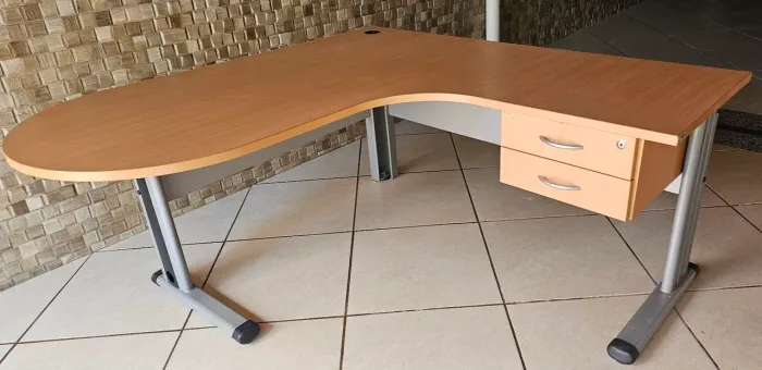 MESAS ESCRITORIO EM L USADA