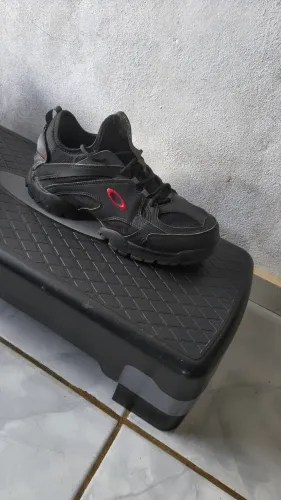 Tênis Oakley original preto tamanho 43 - usado 3x - muito conservado