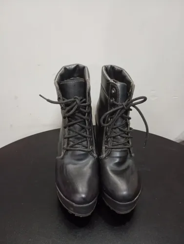 Bota coturno preta N°37