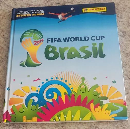Vendo álbum da copa 2014 , mais 80 figurinhas do mesmo álbum para coleção.