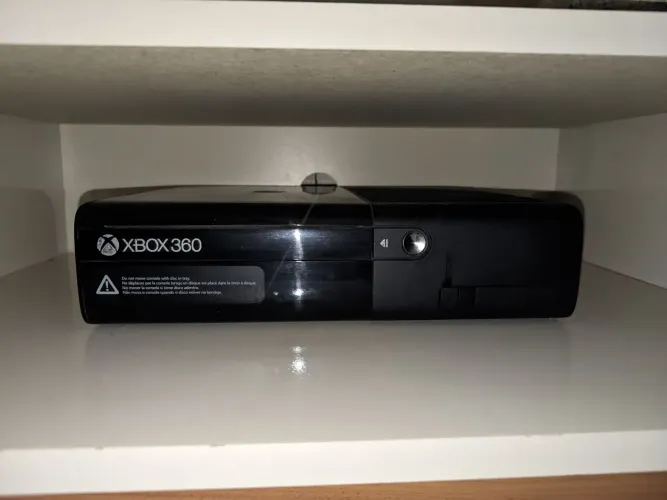 Xbox 360 Super Slim Desbloqueado + 1 Controle Original + Jogos
