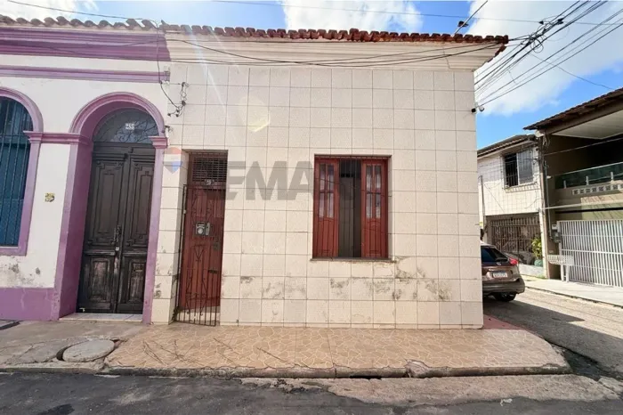 Casa á venda no Bairro da Cidade Velha