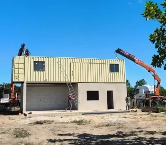 Modificações em container marítimo original fazemos módulo também traga seus detalhes 