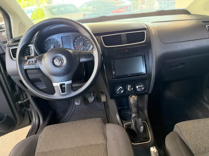 Volkswagen Fox 1.0 MI Total Flex 8V 5P 2013