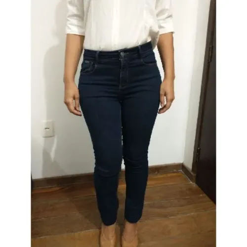 Calça jeans skinny escura 