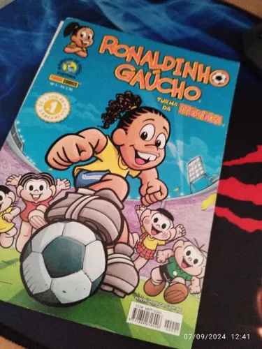 Edição número 1  do Ronaldinho Gaúcho. Editora Panini.
