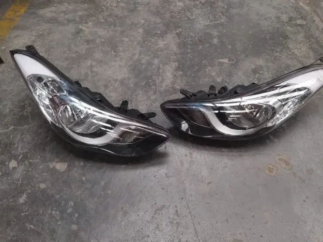 Farol Elantra 2011 2012 2013 2014 lado esquerdo