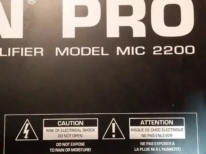 Behringer MIC2200