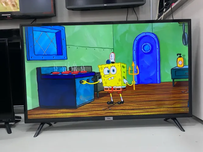 TCL Android smart 43 polegadas funcionando perfeitamente