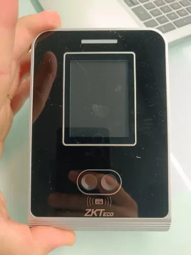 Terminal de idenficação facial e controle de acesso Zkteco