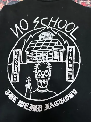 Camiseta No School The Weird Factory