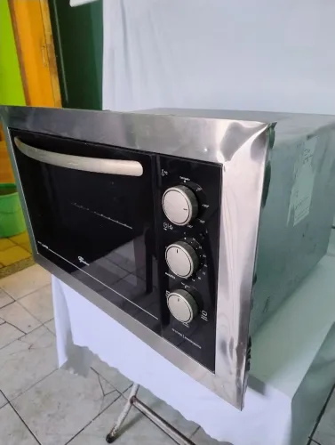 Forno elétrico de embutir Fischer 48 litros 220v novo com amassado na lateral 
