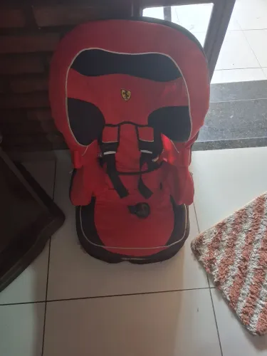 Vendo cadeira da Ferrari para carro