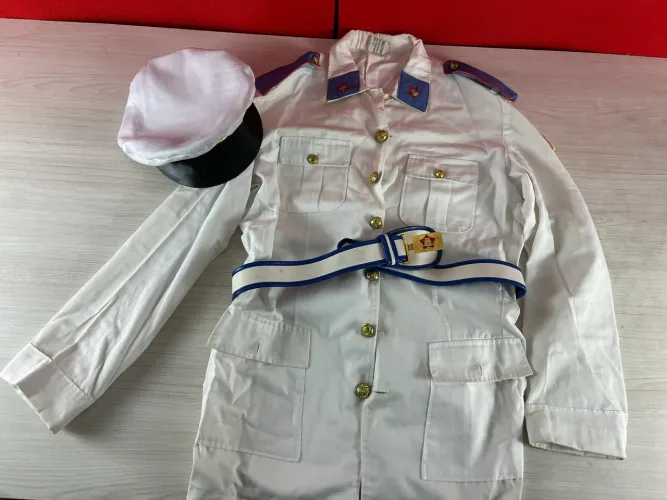 Desapego Fantasia Militar branca com chapéu