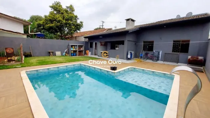 Casa com piscina à venda no Parque Verde.