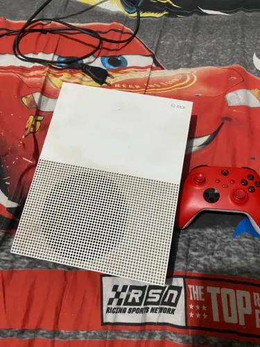 Xbox One S - Console de Alta Performance 250GB