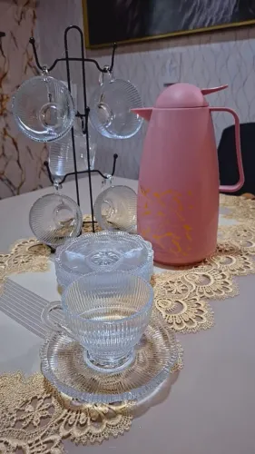 Cantinho do Café completo: 14 peças / garrafa + xícaras e pires