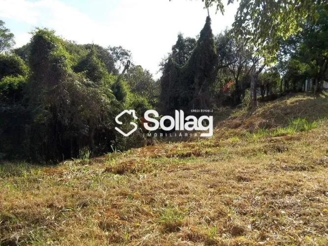 Terreno a venda no condomínio Estância Marambaia em Vinhedo, interior de São Paulo.