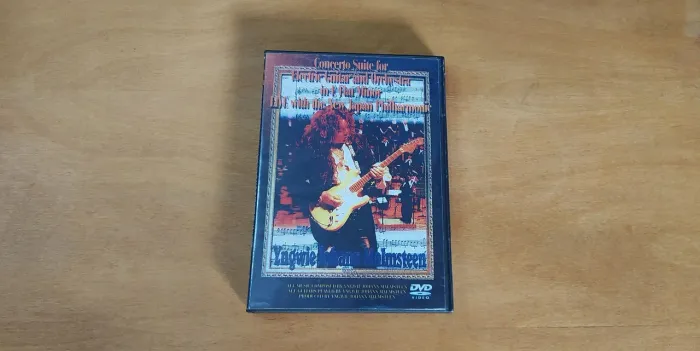 DVD Concerto Suite for Electric Guitar and Orchestra Yngwie Malmsteen, não é original 
