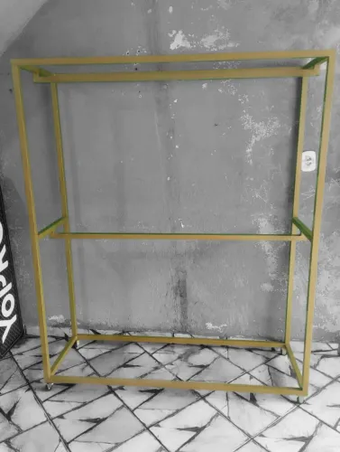 Arara cabideiro duplo industrial com rodinhas 