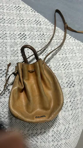 Bolsa em couro legítimo