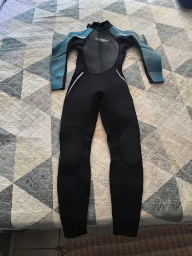 Roupa Borracha Neoprene Mormaii 12 anos.