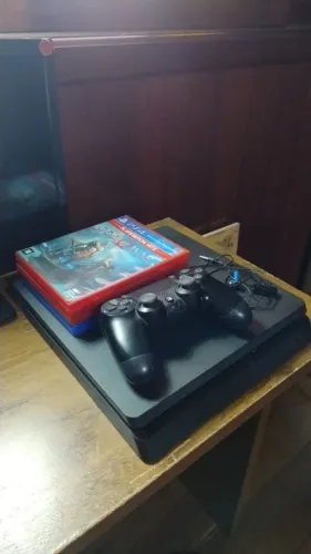 Vende-se console Playstation 4 em excelente estado de conservação 