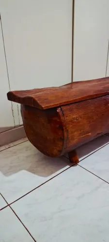 Baú antigo de madeira