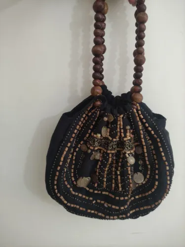 Bolsa mão  indiana bordada 65,00<br>31x21vm