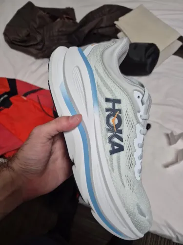 Tênis de corrida Hoka Bondi 9 novo!