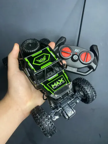Carrinho de controle remoto 4x4 - Recarregável