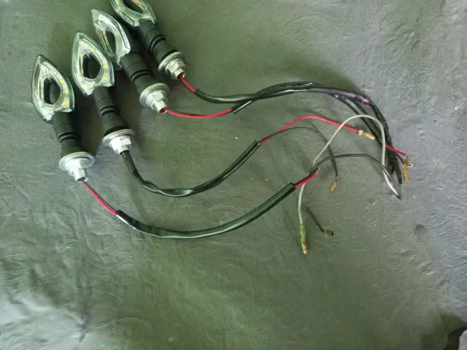 Seta de led esportivo para moto