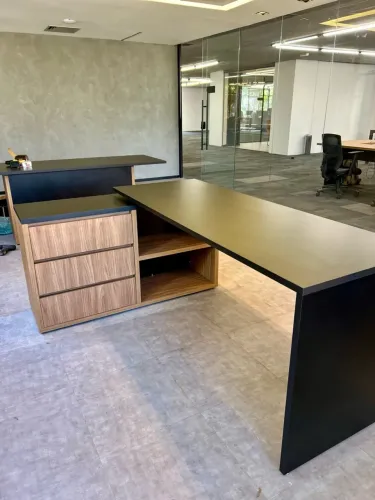 MESA DIRETOR COM ARMÁRIO  MDF NOVA 