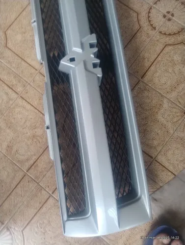 Grade frontal Pajero lo/02 original