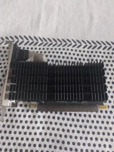 Vendo Placa de vídeo Nvidia GT710(LEGENDA)