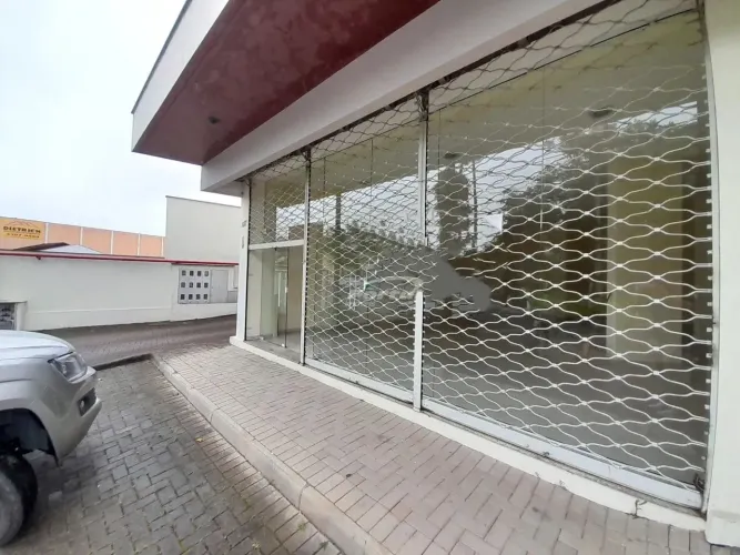 EXCELENTE SALA COMERCIAL DISPONÍVEL PARA LOCAÇÃO NO BAIRRO SANTA TEREZINHA - GASPAR/SC