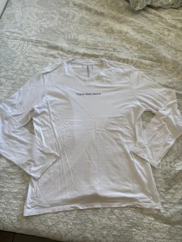Camiseta Calvin Klein Jeans Manga Longa Branca
